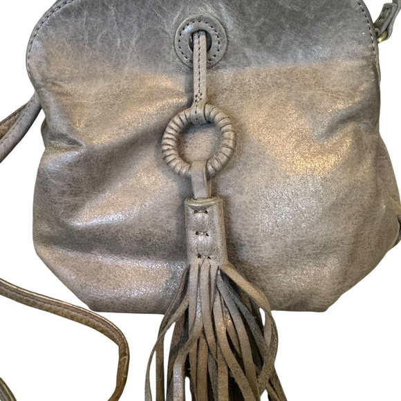 HOBO Birdy steel leatherCrossbody w fringe tassel closure - Picture 6 of 12